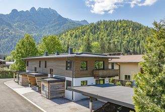 KITZIMMO-Exklusive Haushälfte in Ruhelage mit Bergblick kaufen - Immobilien Waidring.