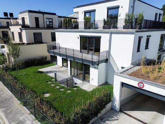 Garten- und Hausansicht