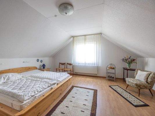 Blick in das große Schlafzimmer