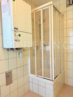 Mit Dusche u. Gasetagenheizung 