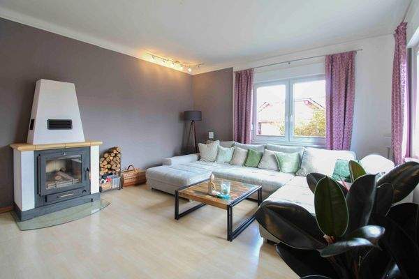 Wohnzimmer mit Kamin