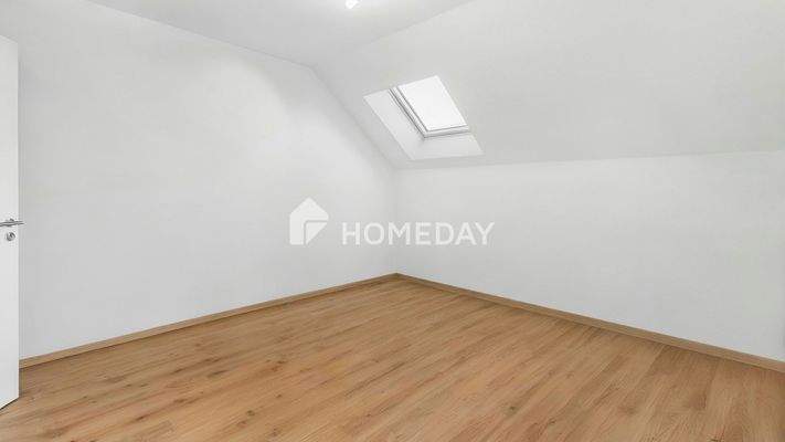 1. OG Schlafzimmer 1-1