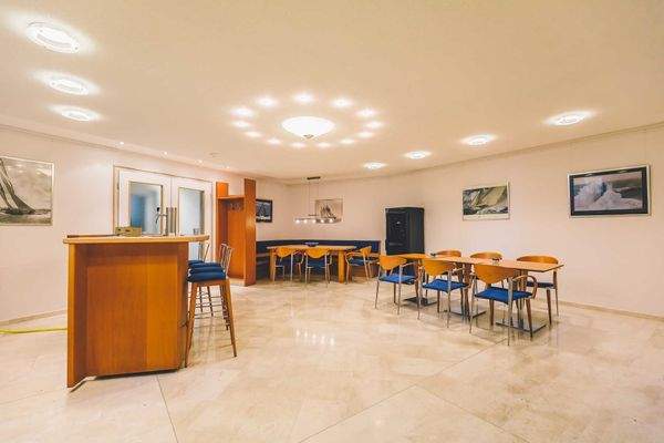 Partyraum / Kellerbar