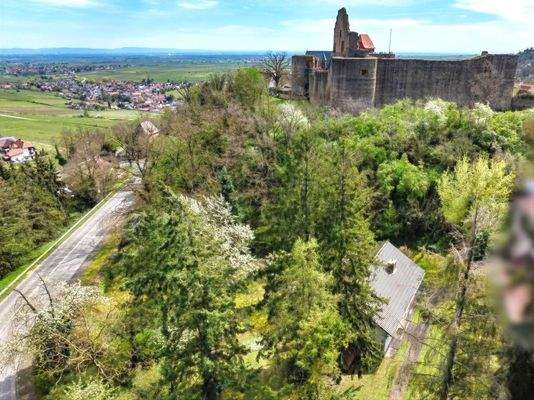 Bungalow unterhalb der Burg