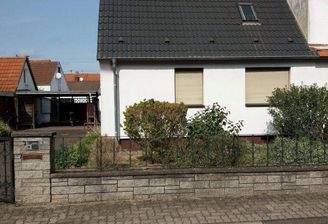 Haus Vorderansicht.jpg