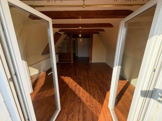 Raum 2 - 22 qm mit Balkon