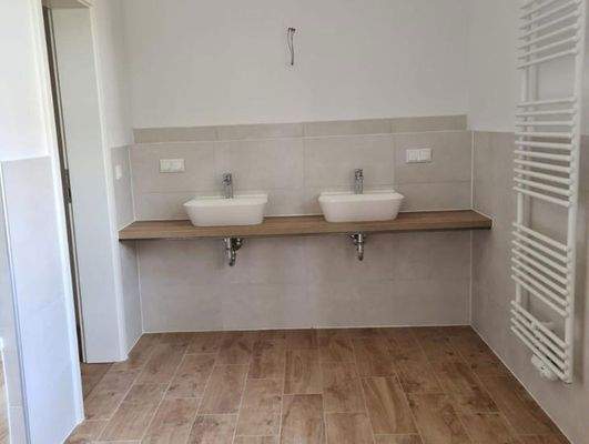 Hauptbad: moderne Waschtische