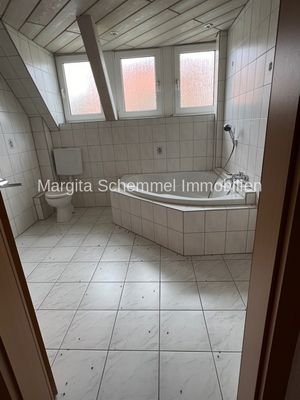 Wannenbad im OG (2)