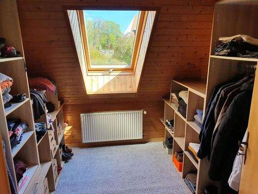 OG Ankleideraum oder kl. Büro