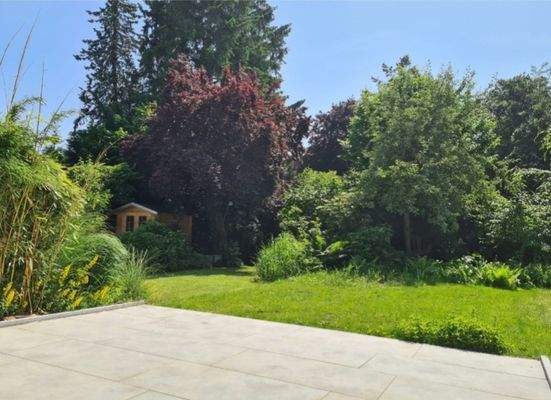Ruhiger Garten mit Südausrichtung 