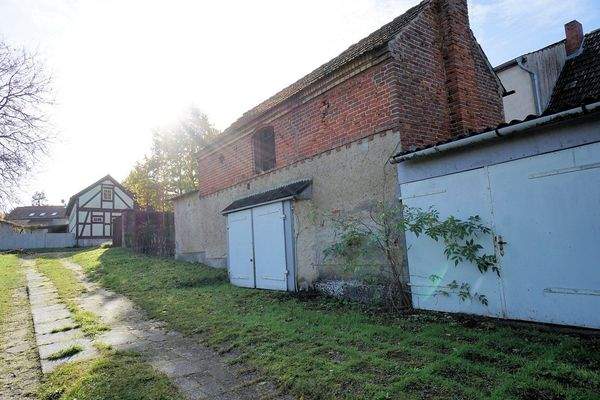 Hinter dem Grundstück (5).jpg