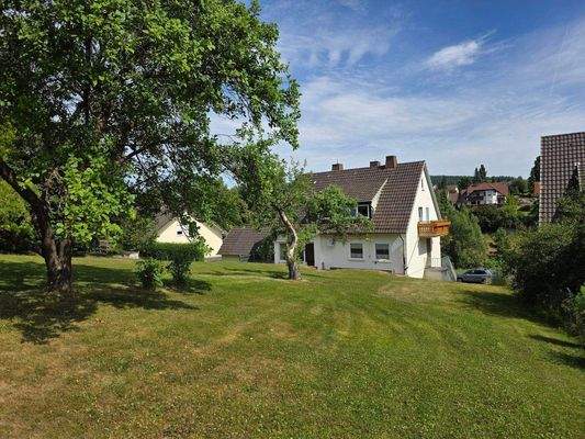 Blick vom Garten auf das Haus.jpg