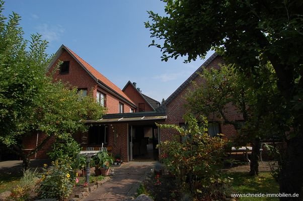 Gebäuderückseite - Blick zum Windfang