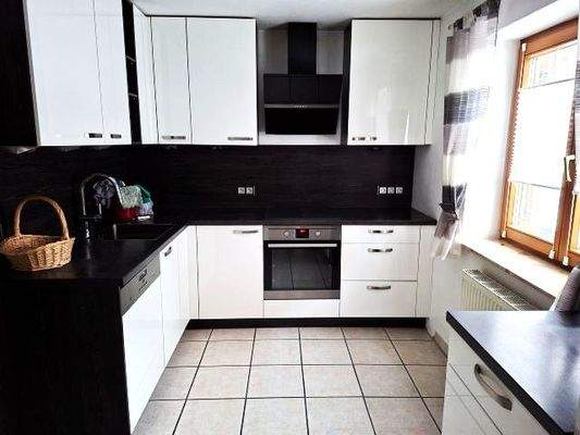 Küche im EG | neuwertige Einbauküche inklusive