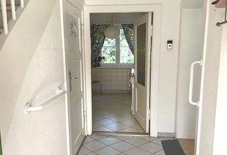 Blick vom Eingang bis z. Küche