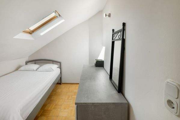Schlafzimmer DG