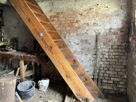 Treppe in der Garage