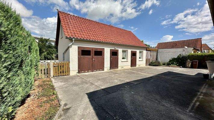 Nebengebäude, Zugang zum Garten