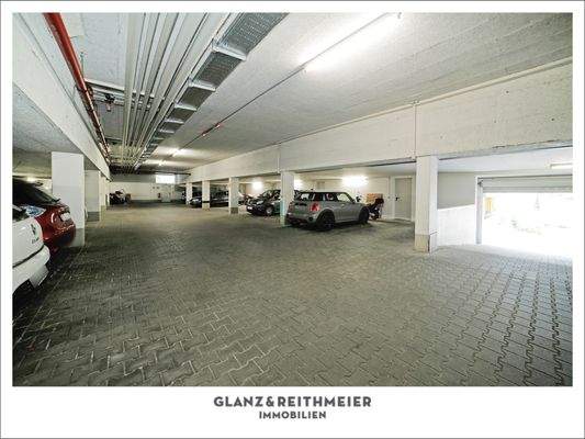 Großer Tiefgaragenstellplatz