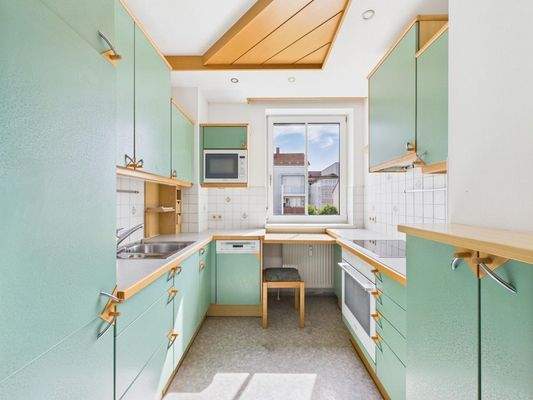 CAM04191G0-PR0038-STILL011