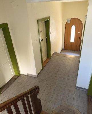 Hausflur Erdgeschoss und Hauseingang