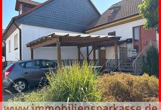 Carport vor dem Haus