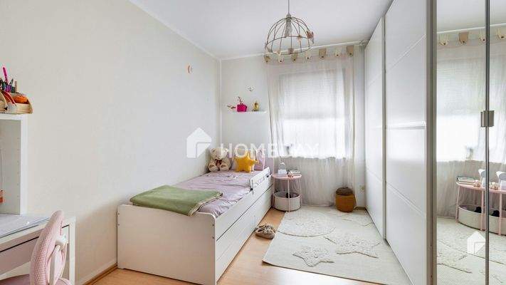 1. OG Schlafzimmer 1