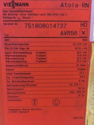 25 Typenschild Heizung.jpg