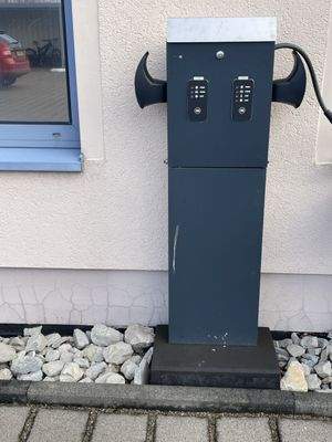 Ladestation mit Bedienelementen