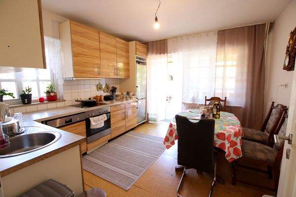 EG  WG Küche  mit Zugang zum Garten