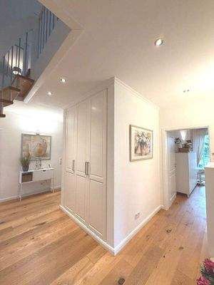 der Flurbereich mit dem Einbauschrank