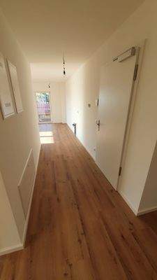 Wohnung 2.OG Eingangsbereich.jpg