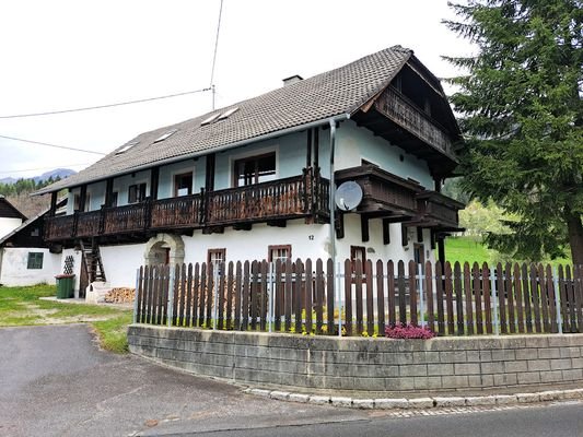 Ansicht des Hauses von der Straße aus_A.jpg