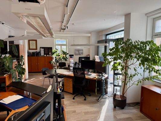 Verkaufsraum / Büro 2