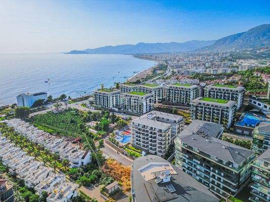 Sea-View Real Estate in Complex with Amenities in Kargıcak Alanya
