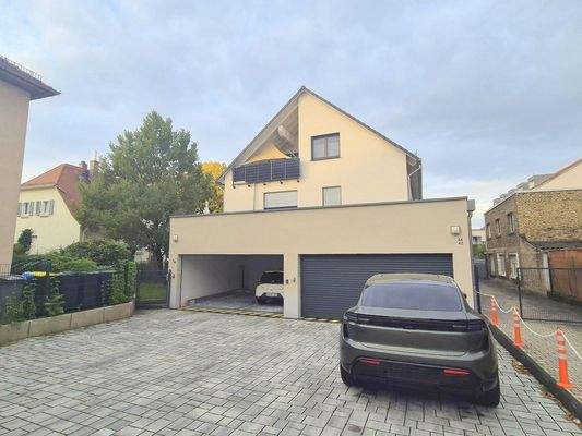 Duplex parking space