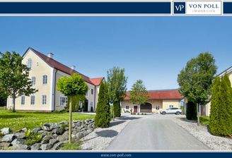 Titelbild_Blick in den Hof