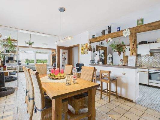 CAM01223G0-PR0176-STILL037