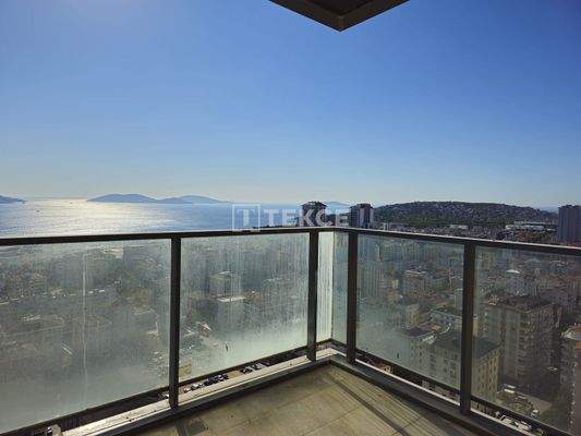 Apartment in a Well-Equipped Complex in Kartal, Istanbul