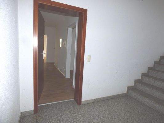 Treppenhaus mit Wohnungseingang