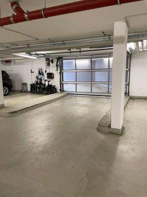 Tiefgarage - Ein und Ausfahrt 