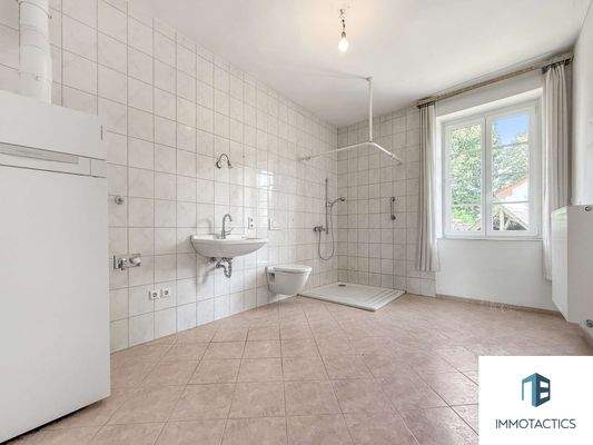 Bad 1 EG Hauptgebäude 