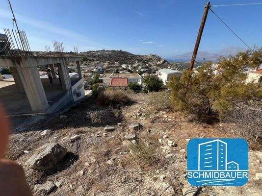 Kreta, Kamilari: Bebaubares Grundstück im Zentrum zu verkaufen