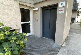 Hauseingang Grundbachweg 36