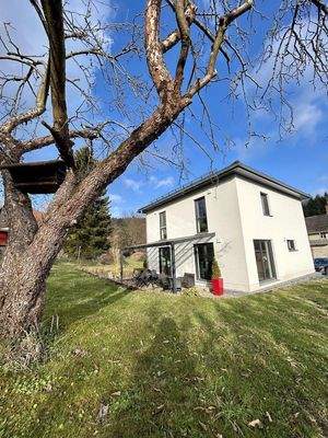 Gartenblick auf die Terrasse
