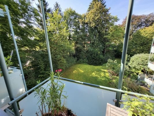 Balkon Ausblick auf Park