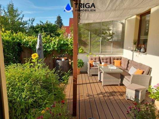 Blick auf die überdachte Terrasse 