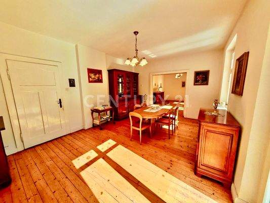 Tageslichtzimmer mit Zugang zur MEGA Terrasse