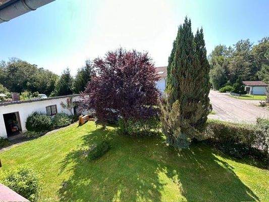 Gepflegter Garten mit viel Platz zum Spielen, Ents