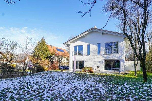 Hausansicht (Gartenseite)